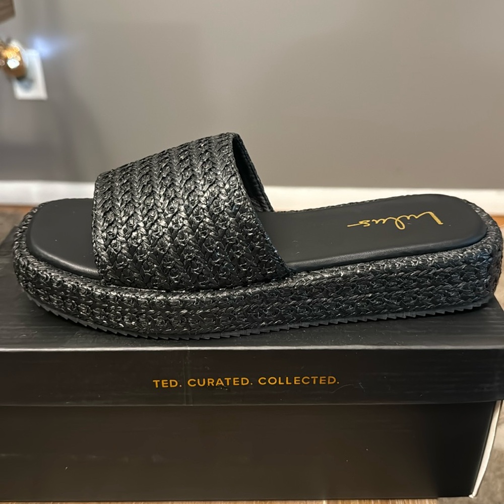 Black raffia platform slide sandals